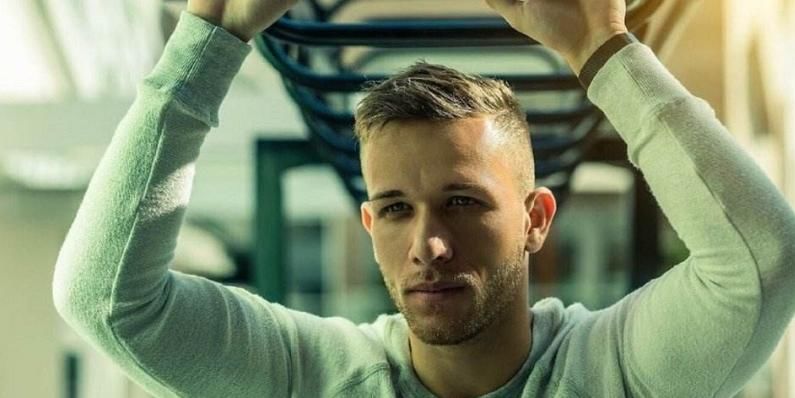 更何况是在 更何况是在